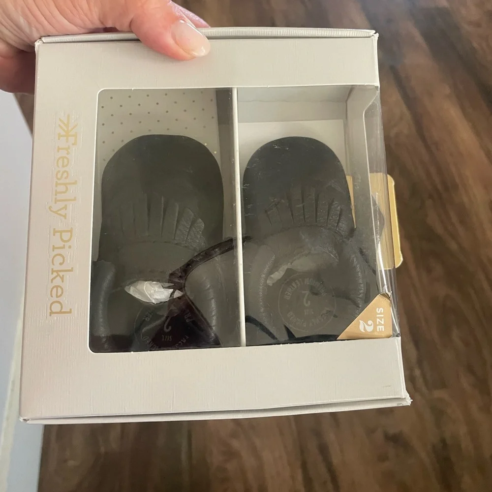 Freshly Picked Ebony‎ Moccasins